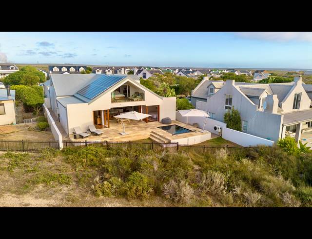 3 BEDROOM HOUSE FOR SALE IN GROTTO BAY